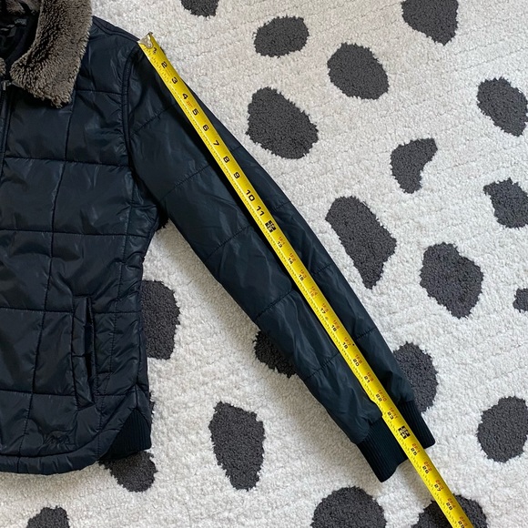 VANS Black Jacket w/Faux Fur Collar - Picture 14 of 16